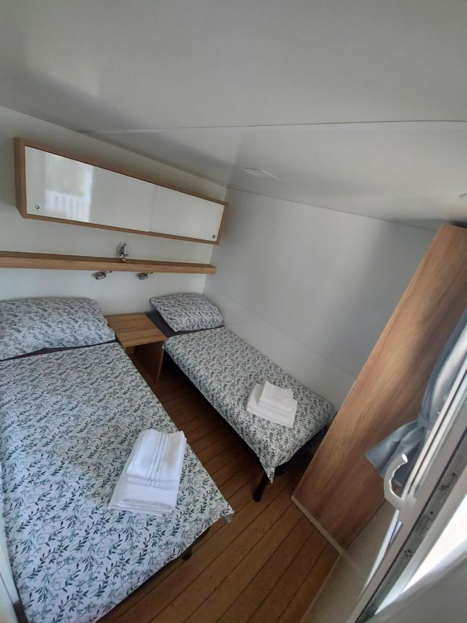 Philomena Mobile Home Camping Pasman Exterior photo